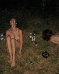 Пьяные голые деревенские бабы (52 фото)