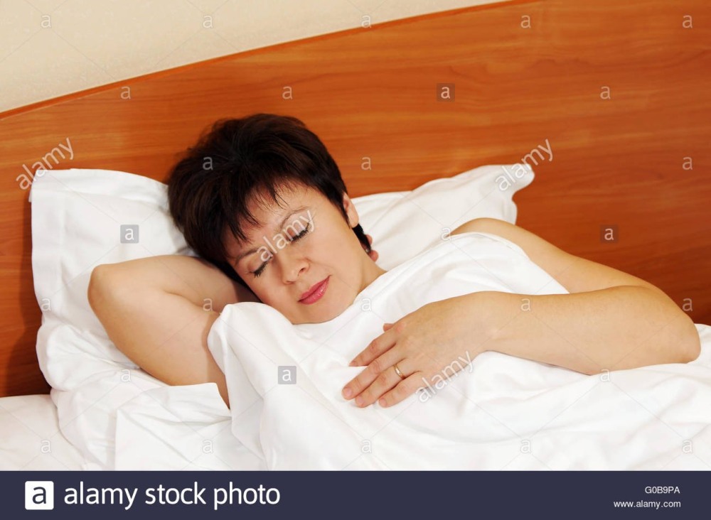 Зрелая голая спящая продавец марина александровна (51 фото) .